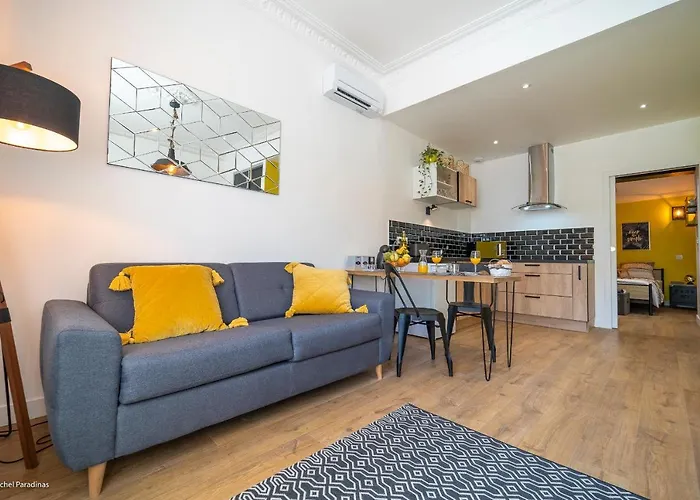 L'ile De La Breche *